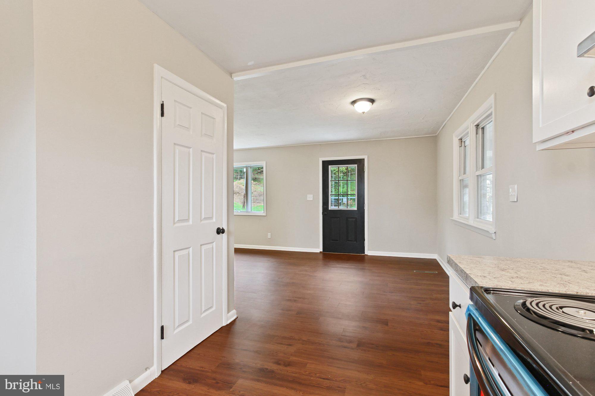 8975 Tomstown Road Waynesboro, PA 17268 - Photo 8 of 26 Gallery Image 8