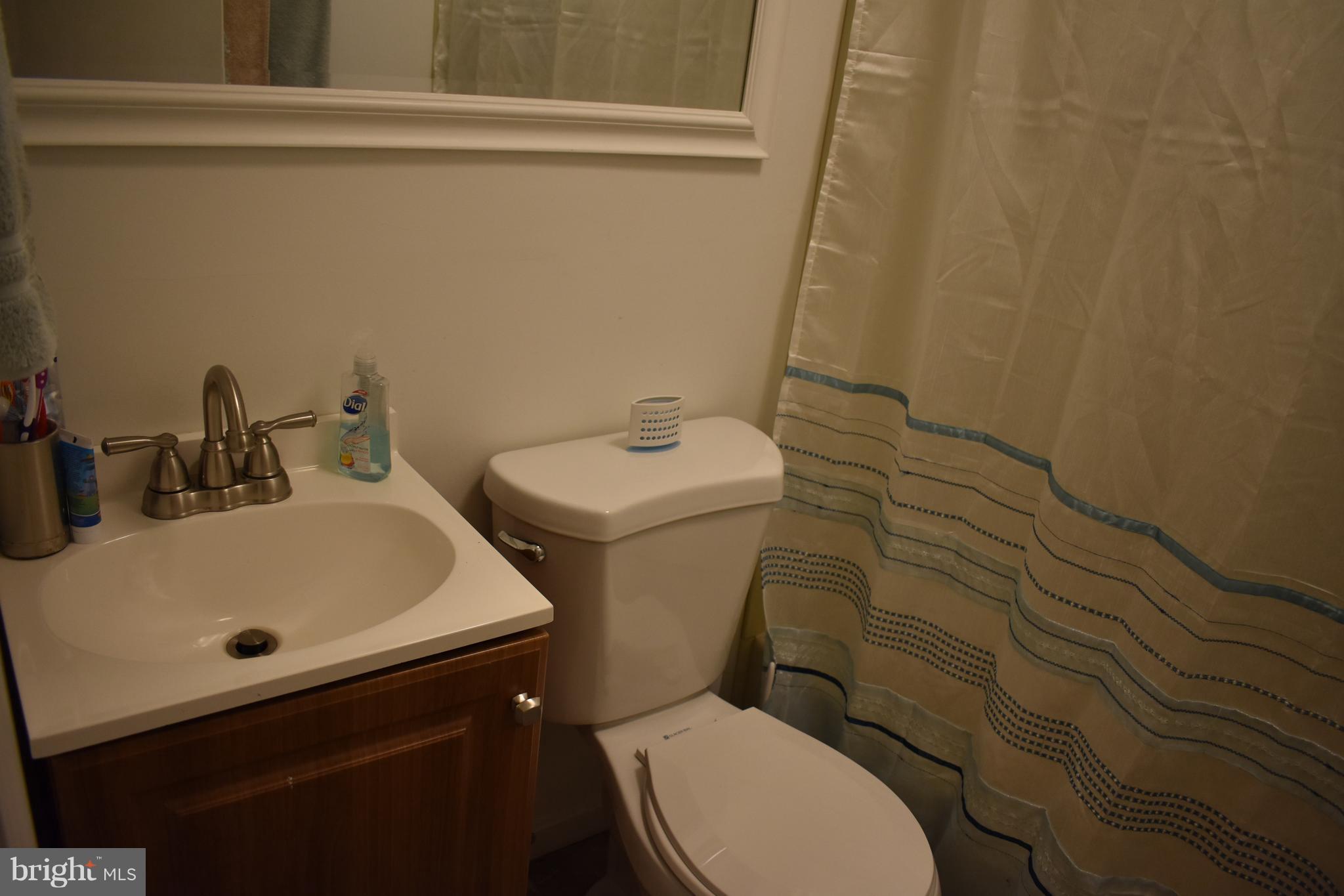 930 Grovehill Road Baltimore, MD 21227 - Photo 11 of 20 Bath