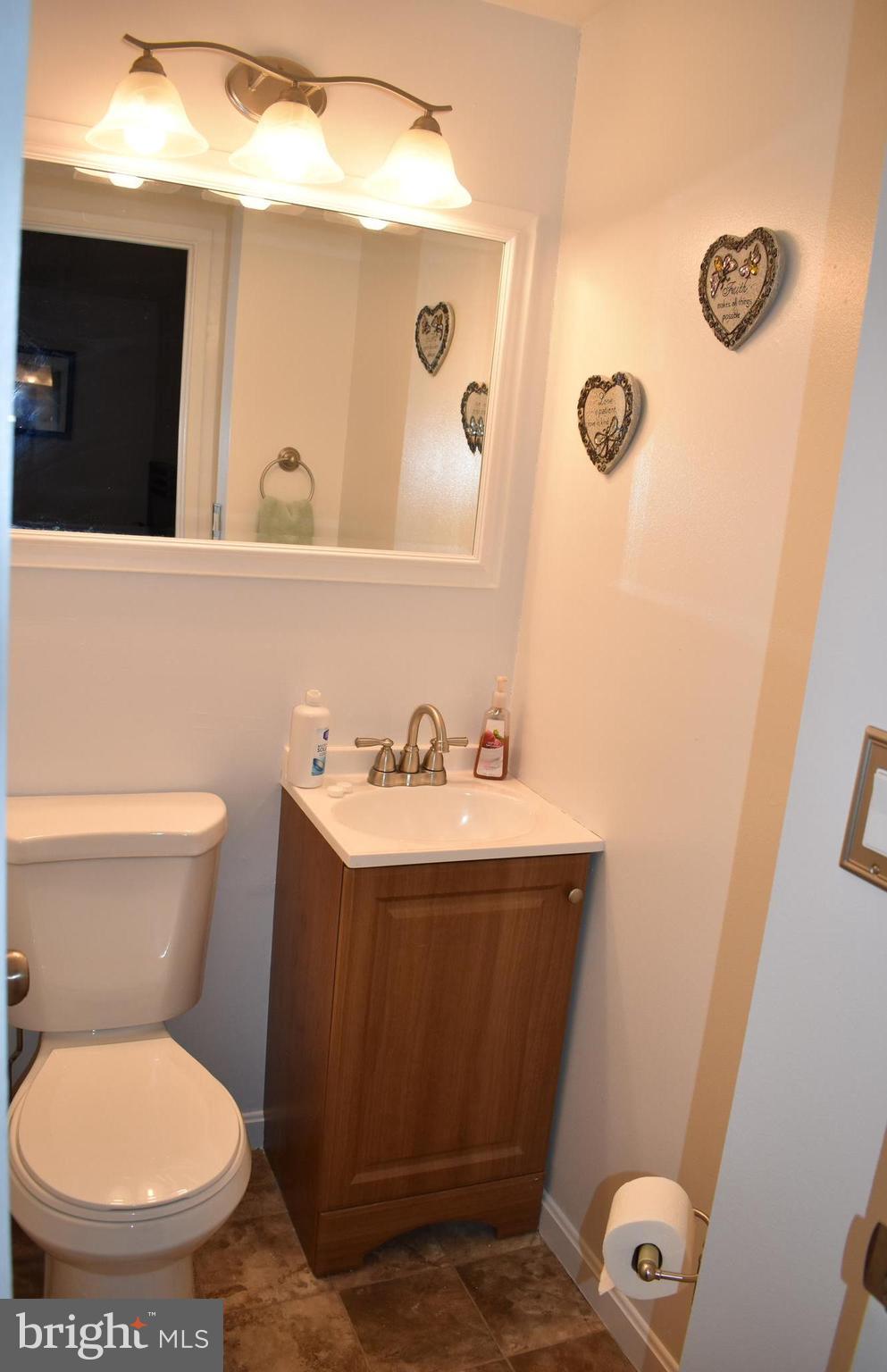 930 Grovehill Road Baltimore, MD 21227 - Photo 12 of 20 Bath