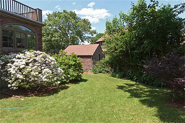 87 Cutter Hill Road Arlington, MA 02474 - Photo 3 of 30