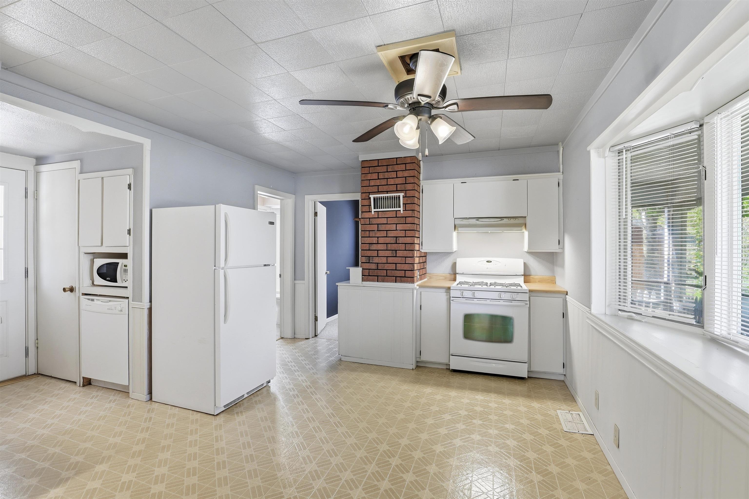 521 East Calumet Street Appleton, WI 54915 - Photo 6 of 20