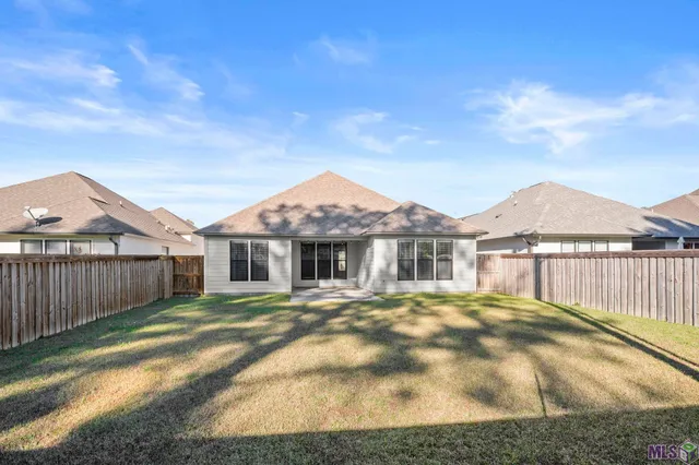 $385,000 | 16512 Villa Brielle Avenue, Baton Rouge, LA 70817