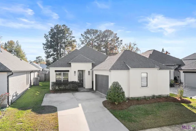 $385,000 | 16512 Villa Brielle Avenue, Baton Rouge, LA 70817