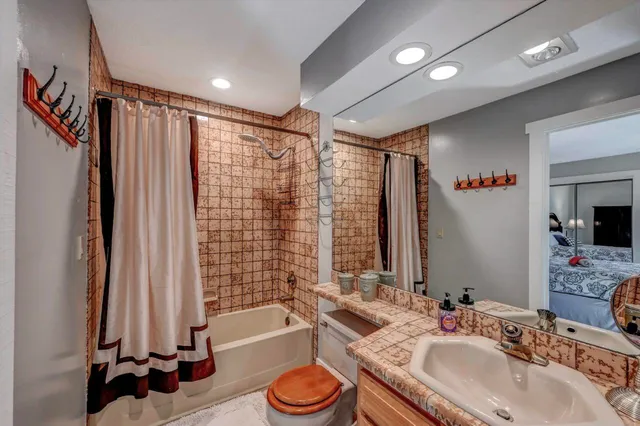 $219,900 | 116 Snow Ridge Cir Lake, Lake Harmony, PA 18624