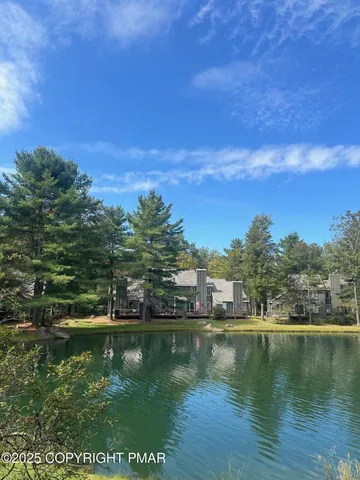 $219,900 | 116 Snow Ridge Cir Lake, Lake Harmony, PA 18624