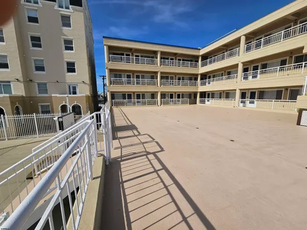 a view of terrace with city view