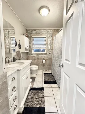 $375,000 | 2 Tara Lane, Faucett, MO 64448