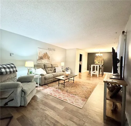 $375,000 | 2 Tara Lane, Faucett, MO 64448