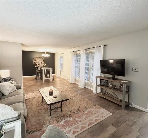 $375,000 | 2 Tara Lane, Faucett, MO 64448