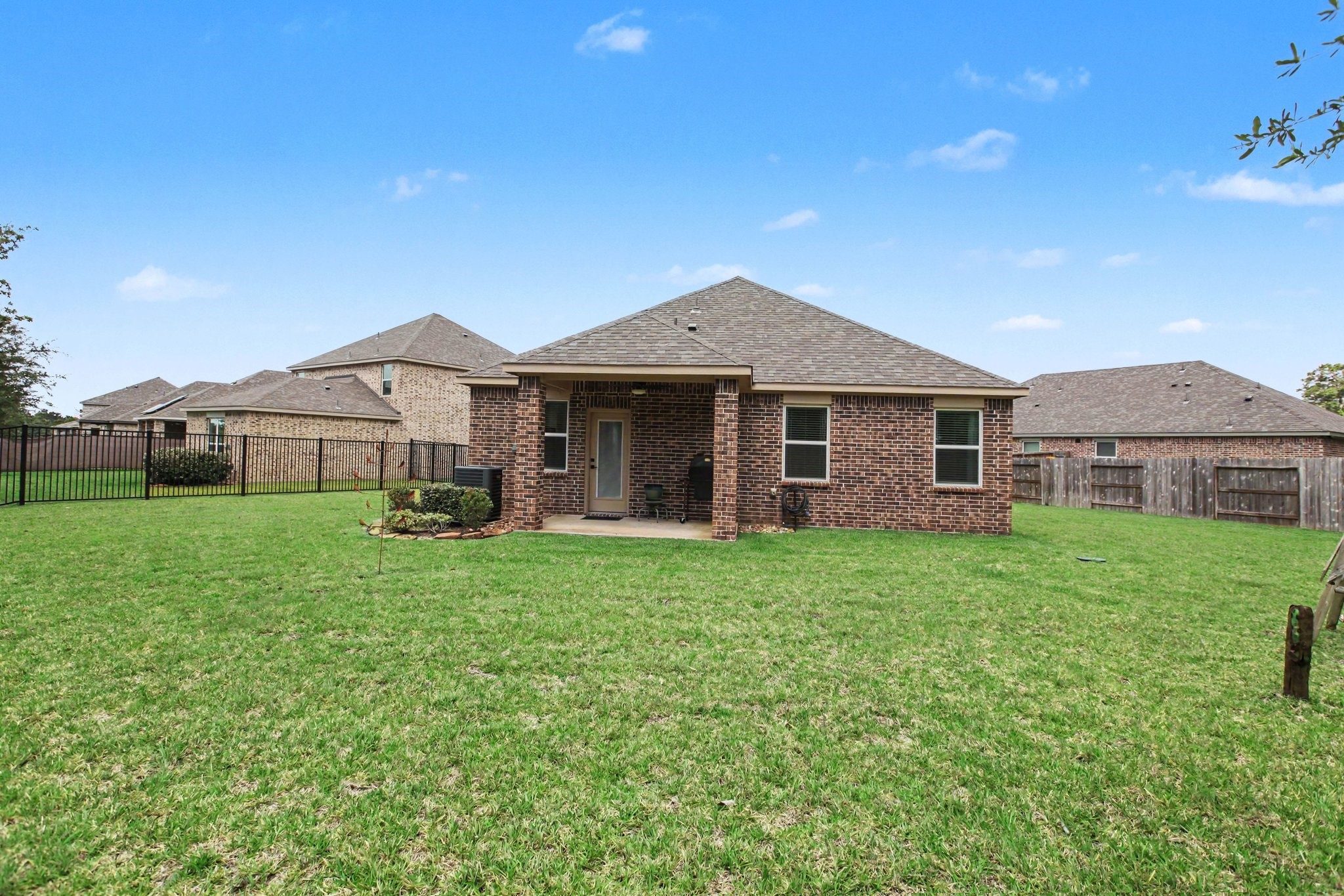 728 Fallen Hemlock Court Conroe, TX 77304 - Photo 27 of 29