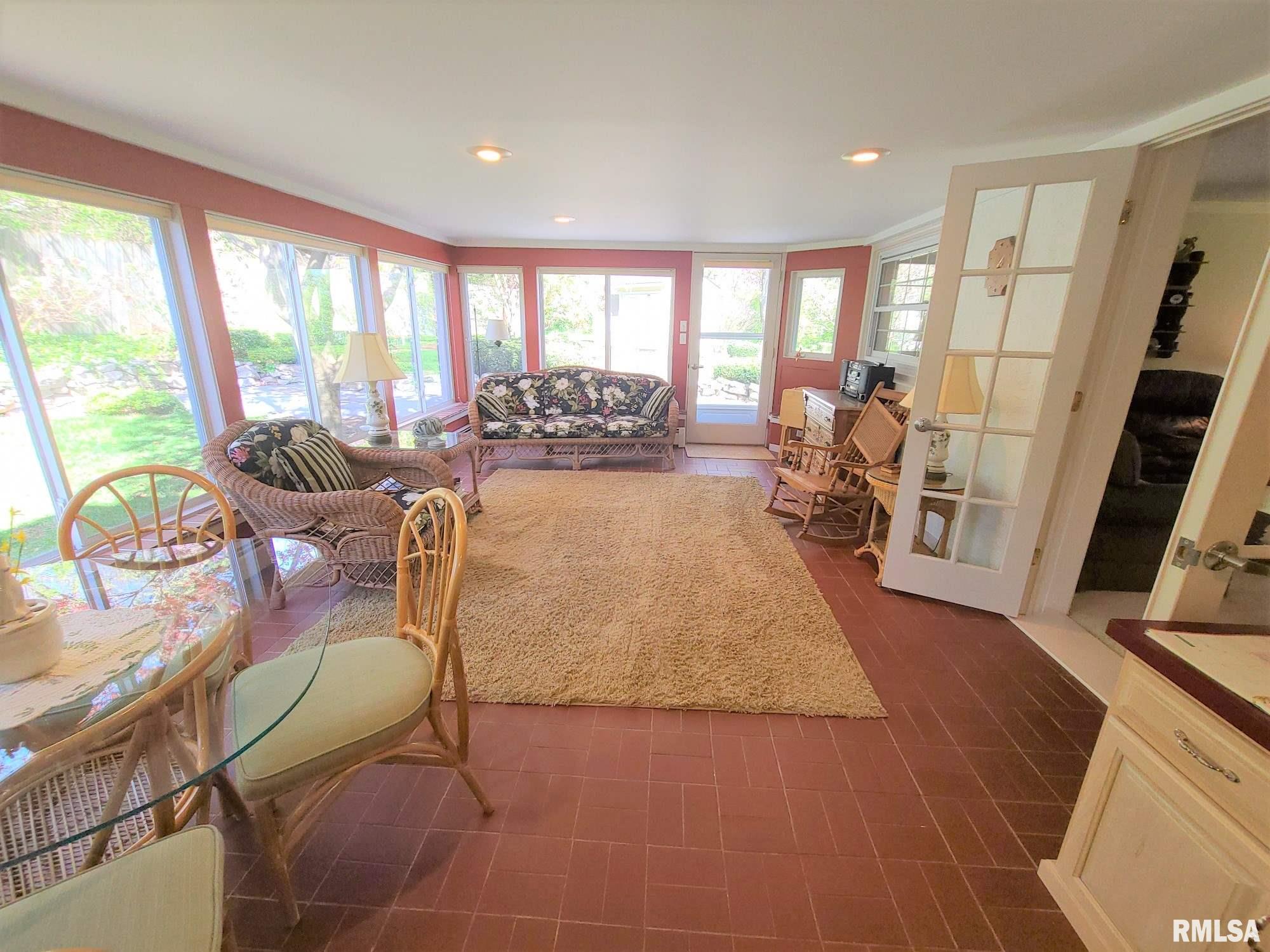 1314 Edgehill Road Jacksonville, IL 62650 - Photo 18 of 31 Gallery Image 18