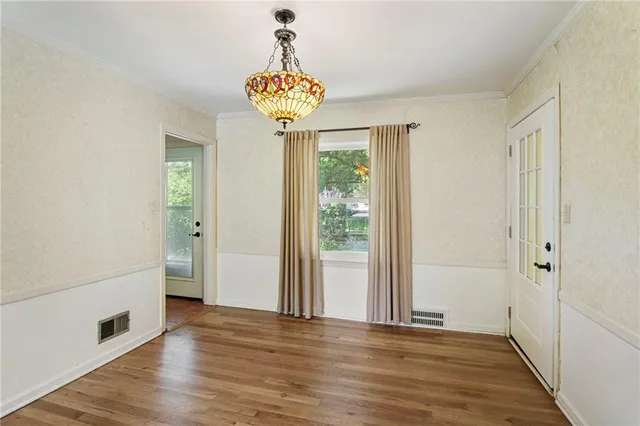 $290,000 | 5600 Roe Boulevard, Roeland Park, KS 66205