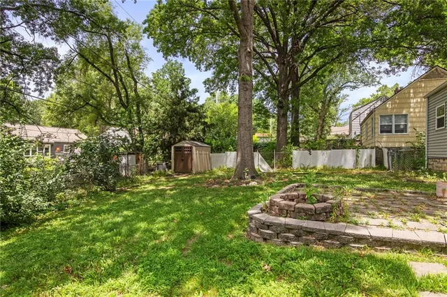 $290,000 | 5600 Roe Boulevard, Roeland Park, KS 66205