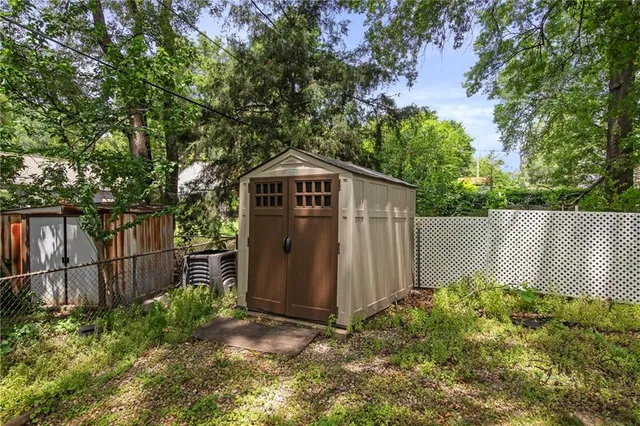 $290,000 | 5600 Roe Boulevard, Roeland Park, KS 66205