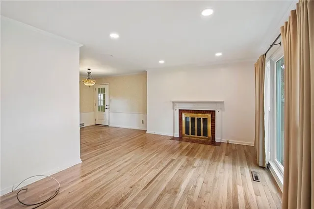 $290,000 | 5600 Roe Boulevard, Roeland Park, KS 66205