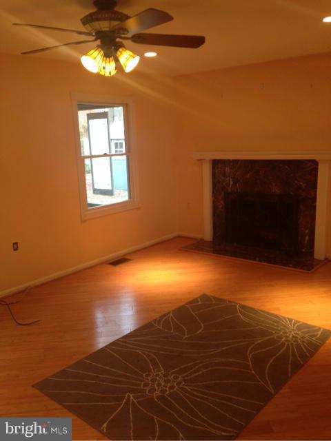 710 Edwards Ferry Road Northeast Leesburg, VA 20176 - Photo 3 of 9 Family Room