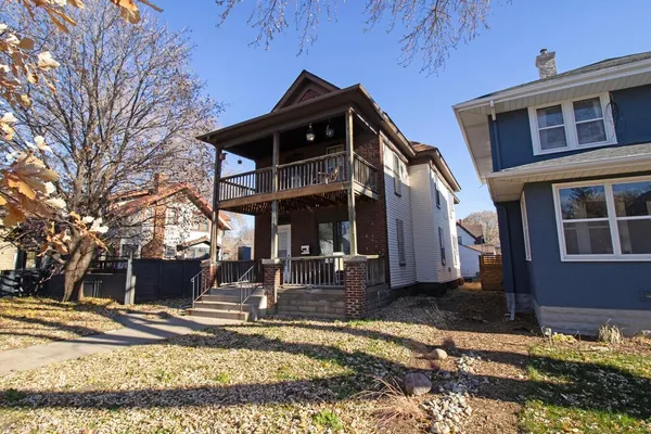 $2,200 | 1211 5th Street Northeast, Unit 2, Minneapolis, MN 55413