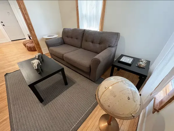 $2,200 | 1211 5th Street Northeast, Unit 2, Minneapolis, MN 55413