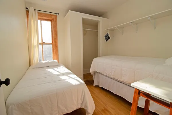 $2,200 | 1211 5th Street Northeast, Unit 2, Minneapolis, MN 55413