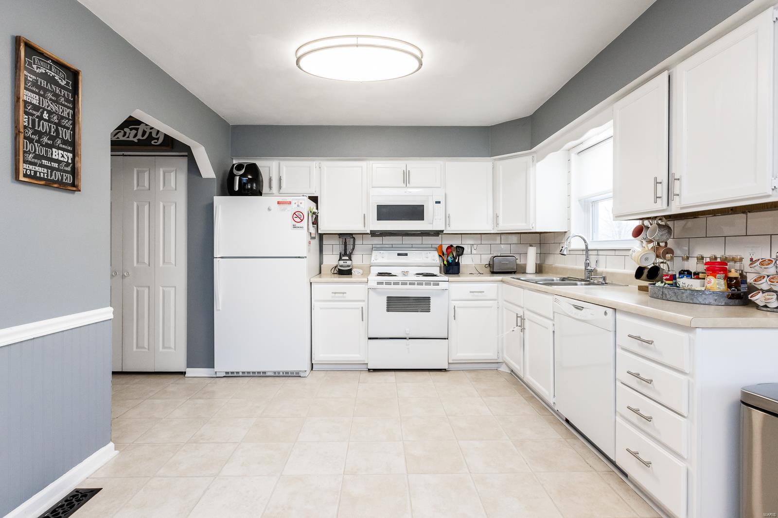 57 Innsbruck Lane Shiloh, IL 62221 - Photo 11 of 30 Gallery Image 11