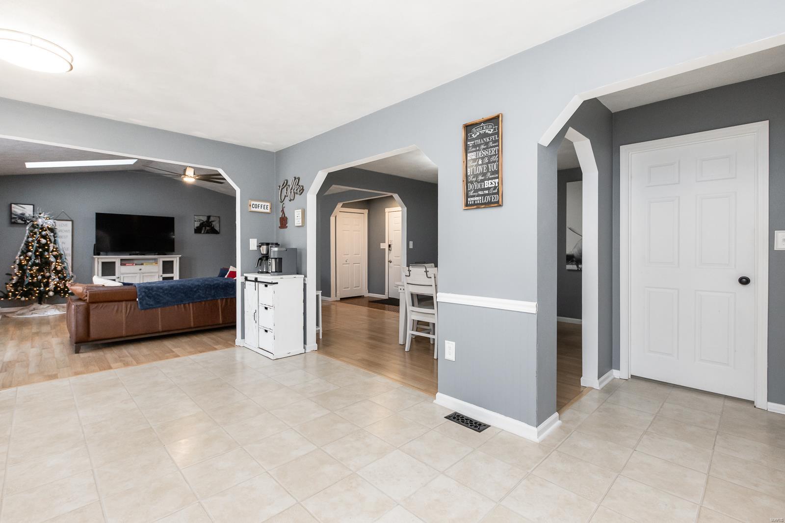 57 Innsbruck Lane Shiloh, IL 62221 - Photo 13 of 30 Gallery Image 13