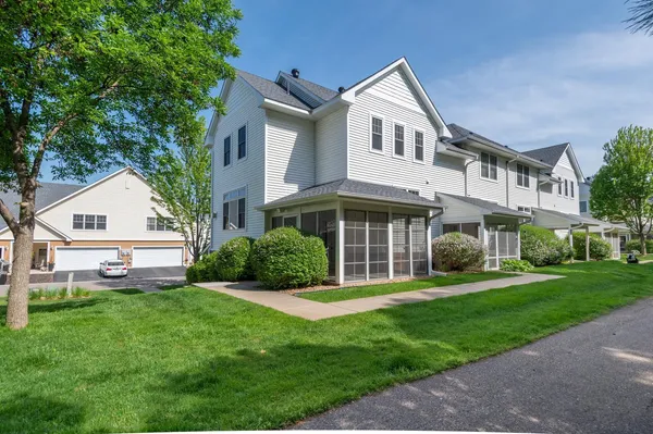$324,900 | 2133 Village Trail, Mound, MN 55364