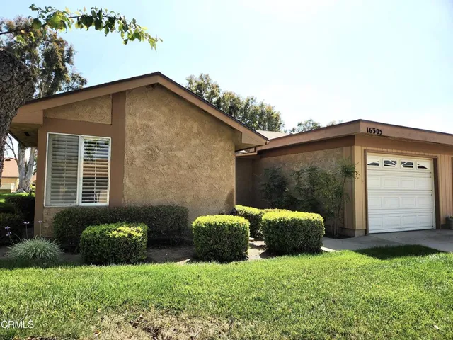 $2,900 | 16305 Village 16, Camarillo, CA 93012