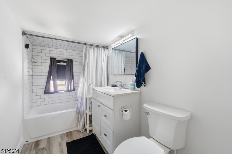 60 Westervelt Place Lodi, NJ 07644 - Photo 13 of 48