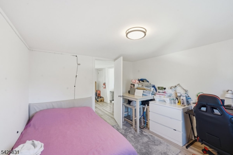 60 Westervelt Place Lodi, NJ 07644 - Photo 15 of 48