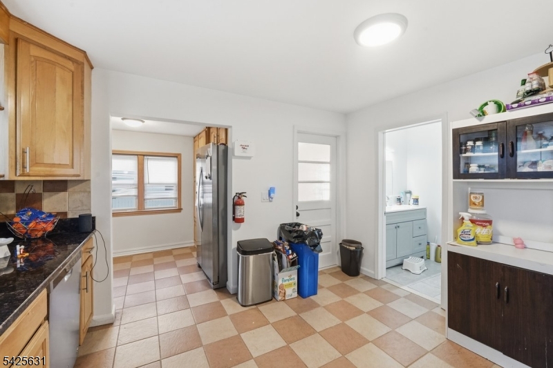 60 Westervelt Place Lodi, NJ 07644 - Photo 19 of 48