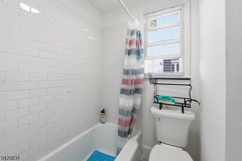 60 Westervelt Place Lodi, NJ 07644 - Photo 21 of 48