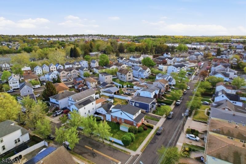 60 Westervelt Place Lodi, NJ 07644 - Photo 4 of 48