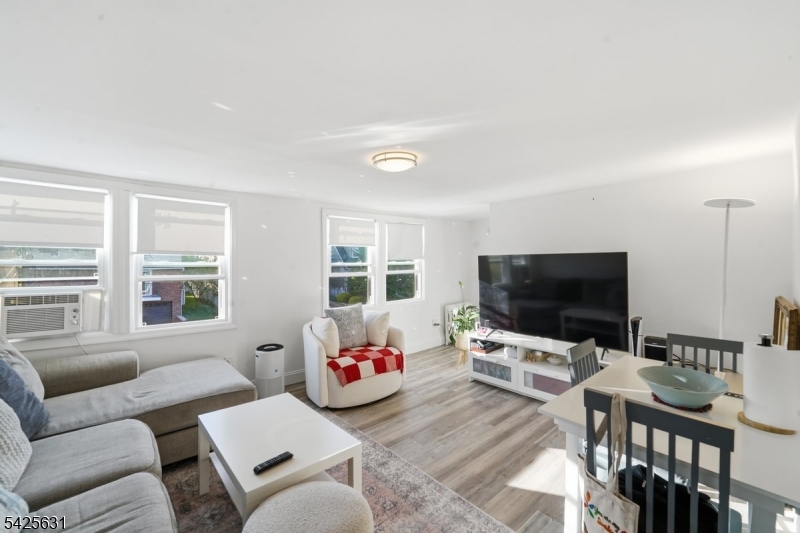 60 Westervelt Place Lodi, NJ 07644 - Photo 9 of 48