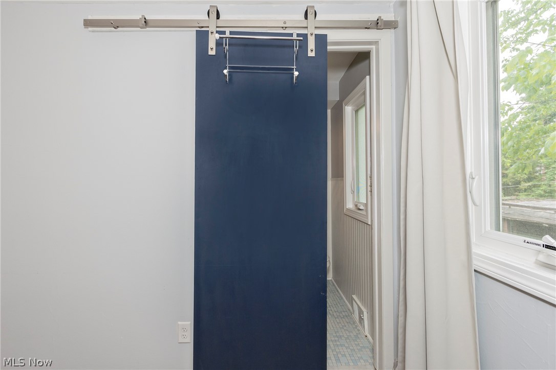 3662 Winchell Road Beachwood, OH 44122 - Photo 20 of 46 Efficient and stylish barn door to the master bathroom