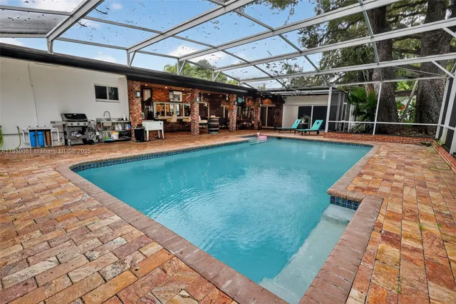 $1,995,000 | 19901 Northeast 21st Avenue, Miami, FL 33179