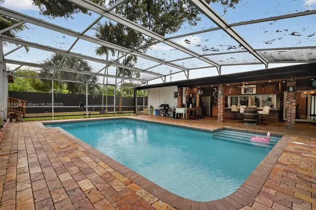 $1,995,000 | 19901 Northeast 21st Avenue, Miami, FL 33179