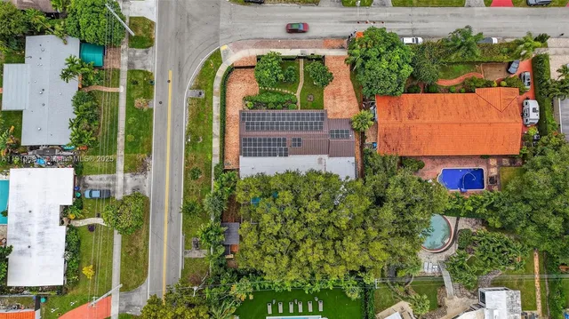 $1,995,000 | 19901 Northeast 21st Avenue, Miami, FL 33179
