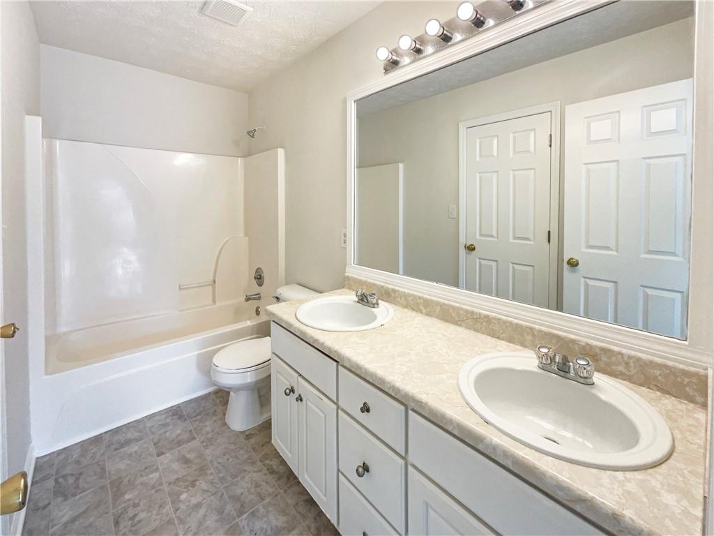 728 Guide Post Lane Stone Mountain, GA 30088 - Photo 11 of 24