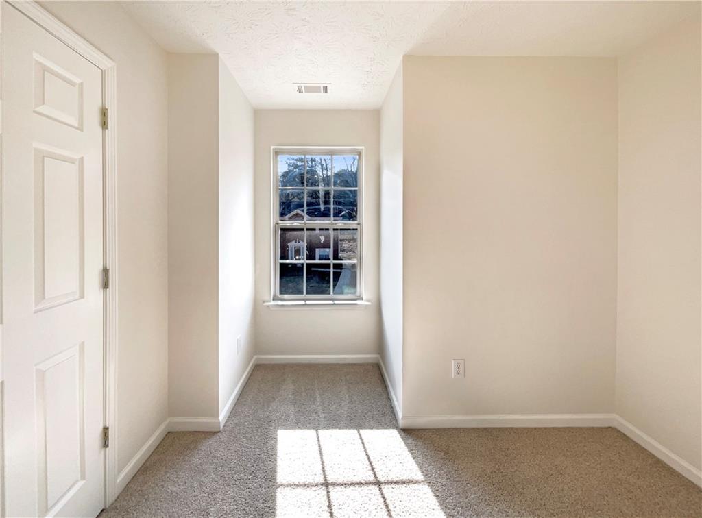 728 Guide Post Lane Stone Mountain, GA 30088 - Photo 9 of 24