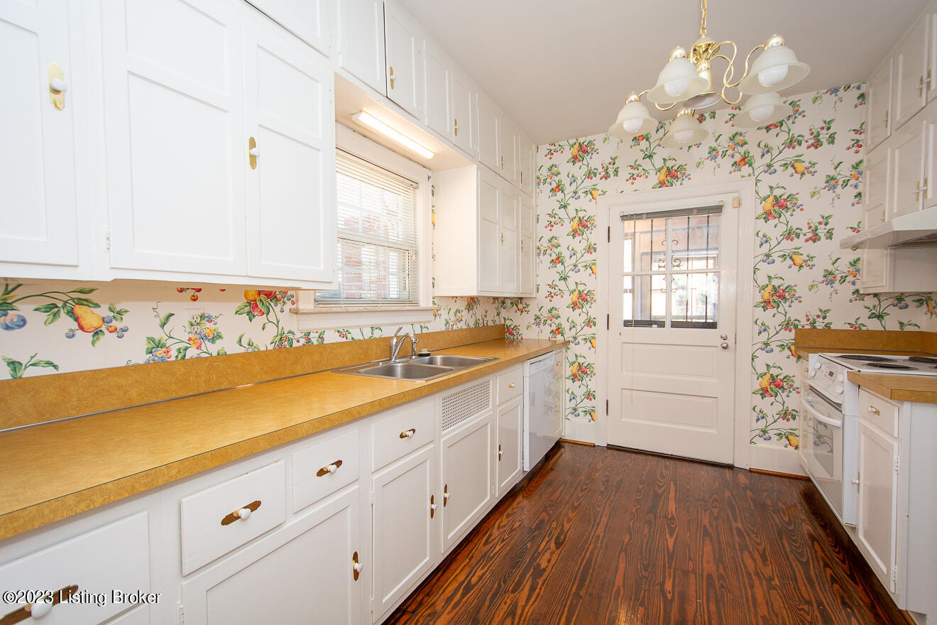 1819 Fleming Road Louisville, KY 40205 - Photo 14 of 42 Fleming-33