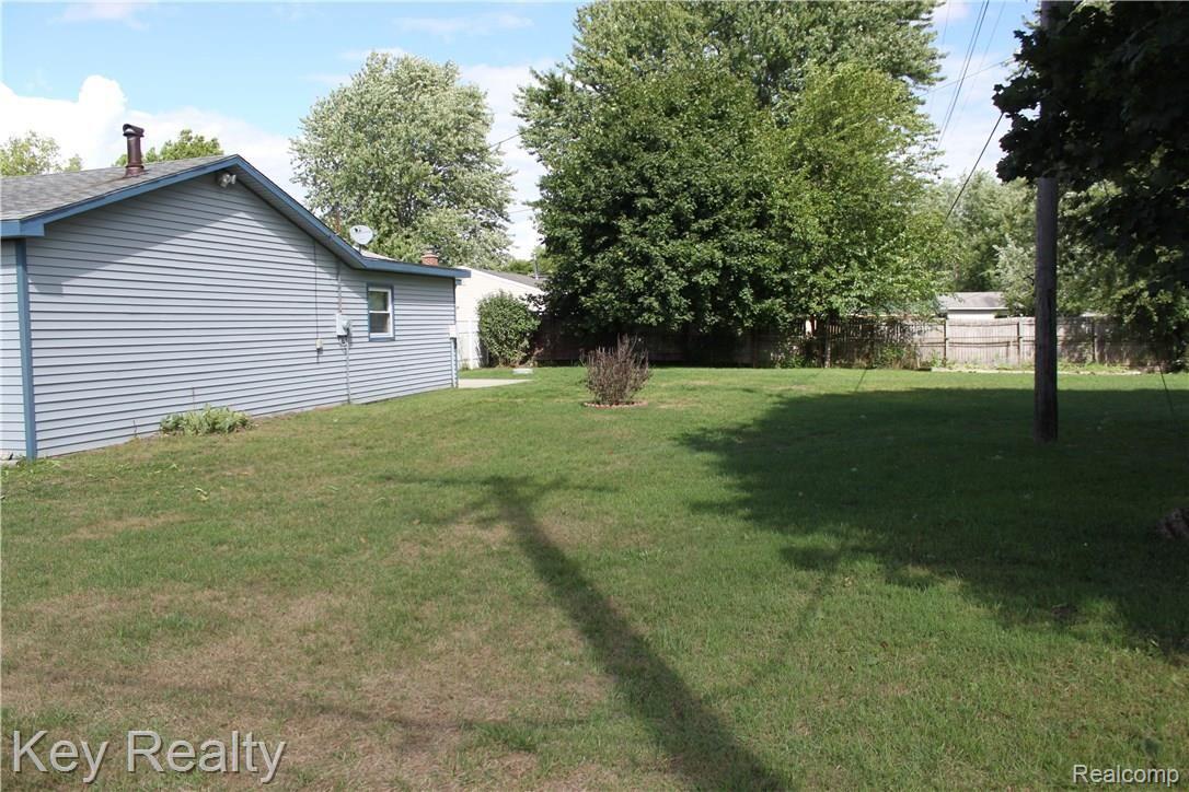 48771 Willis Road Belleville, MI 48111 - Photo 30 of 37 IMG_5037.JPG