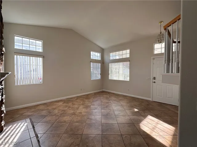 $2,100 | 2053 Smoketree Village Circle, Henderson, NV 89012