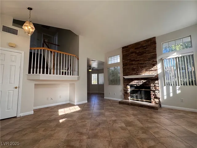 $2,100 | 2053 Smoketree Village Circle, Henderson, NV 89012