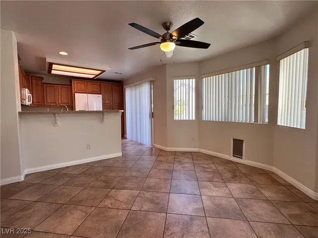 $2,100 | 2053 Smoketree Village Circle, Henderson, NV 89012