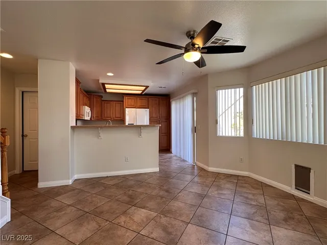 $2,100 | 2053 Smoketree Village Circle, Henderson, NV 89012