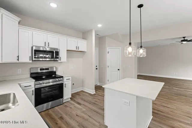 $389,000 | 574 Poppleton Drive, Hampstead, NC 28443