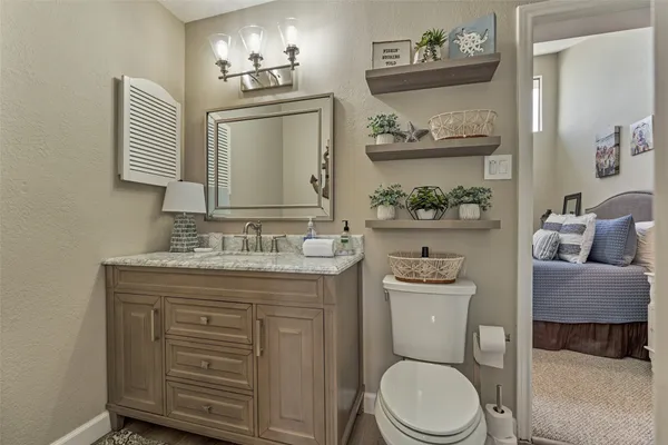 $391,500 | 5 April Point Drive South, Montgomery, TX 77356