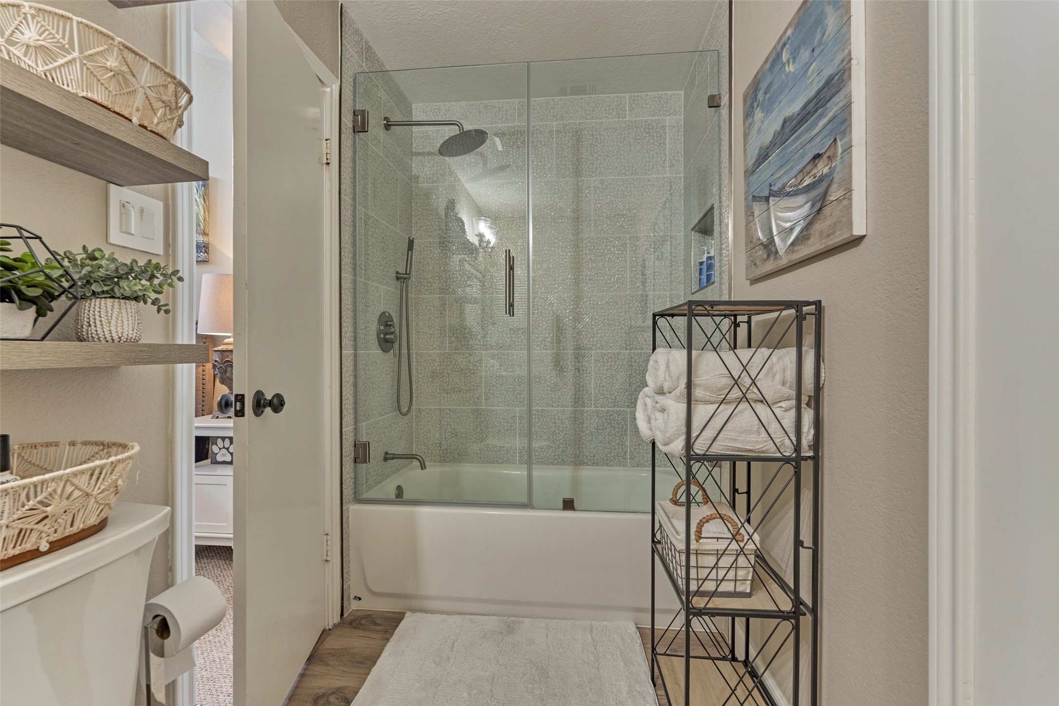 5 April Point Drive South Montgomery, TX 77356 - Photo 19 of 26 a bathroom with a bathtub and shower