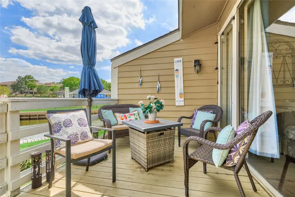 $391,500 | 5 April Point Drive South, Montgomery, TX 77356