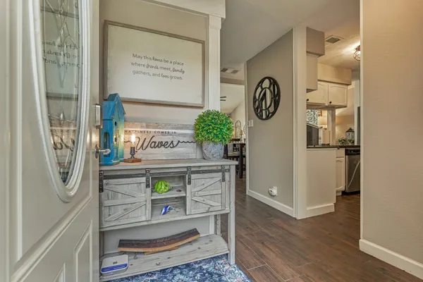 $391,500 | 5 April Point Drive South, Montgomery, TX 77356